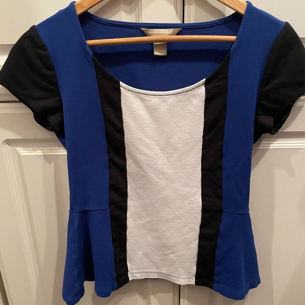 Banana Republic Women Tri Color (Blue, White & Black) Short Sleeve Flare Top